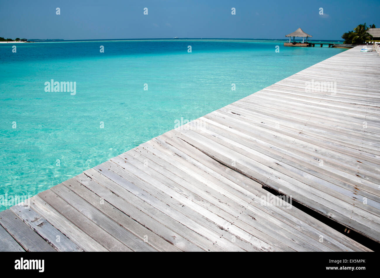Pontile in legno - Maldive Foto Stock