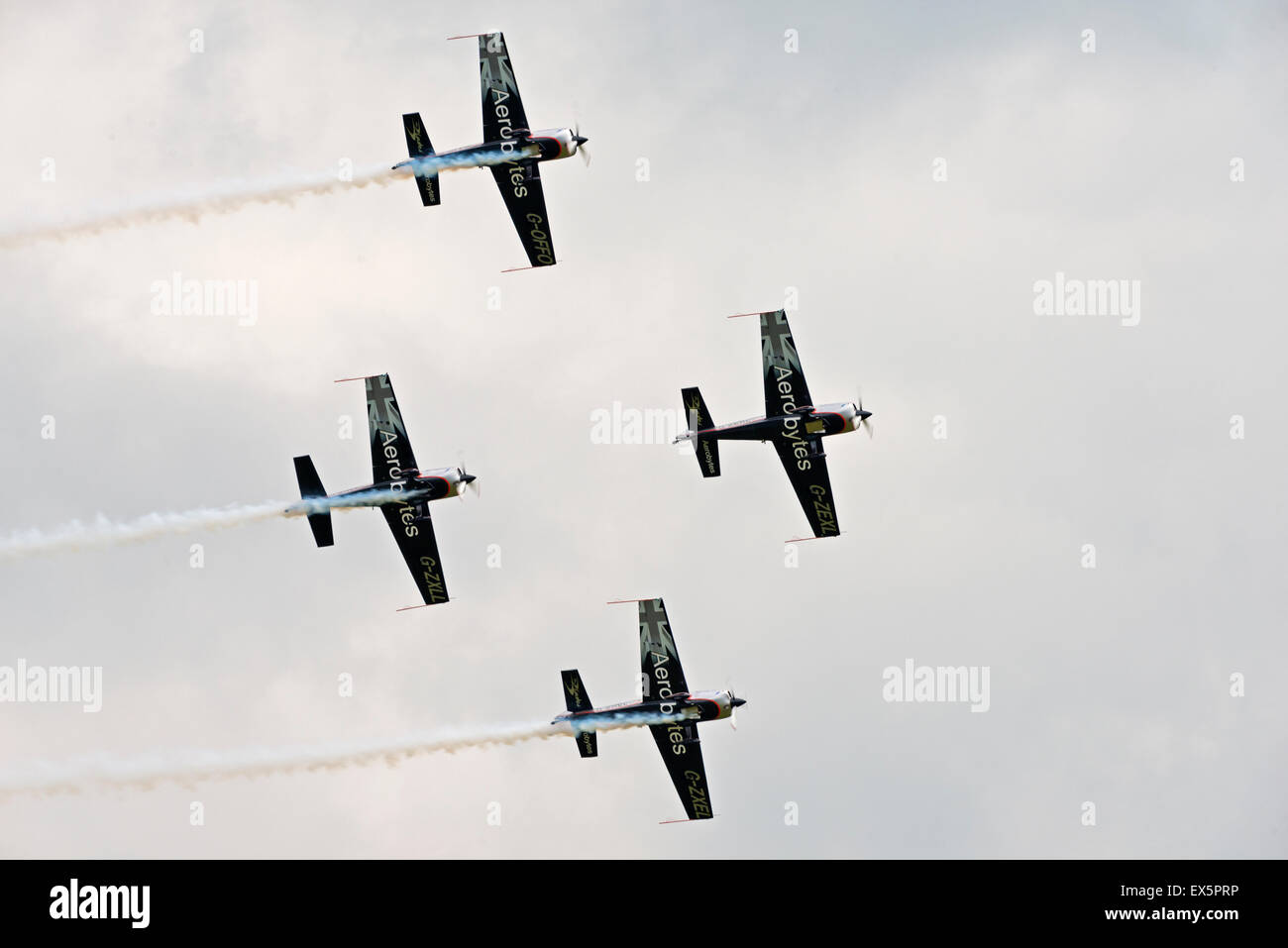 Lame 2 G-ZXEL G-OFFO G-ZXLL G-ZEXL RAF Cosford Air Show Inghilterra Uk acrobazia aerea Foto Stock