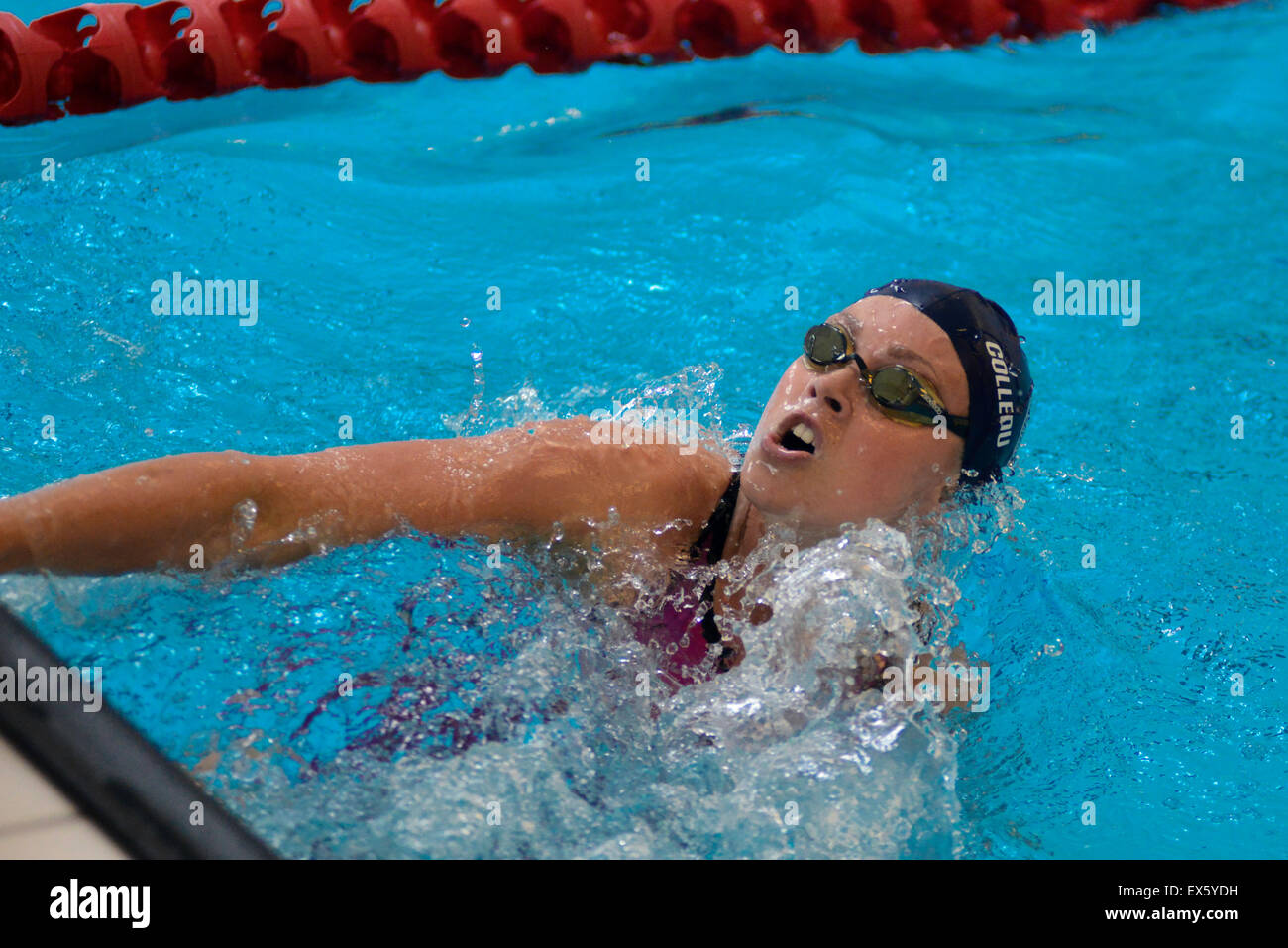 Bergen, Norvegia. 07 Luglio, 2015. Stina Kajsa Colleou vince il 200m a rana medaglia d'oro in Ado Arena in Bergen con una nuotata 2.31,88 Credito: Kjell Eirik Irgens Henanger/Alamy Live News Foto Stock