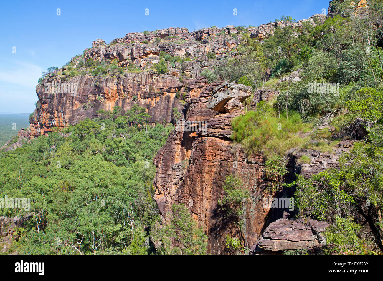Scarpata su Nourlangie Rock, il Parco Nazionale Kakadu Foto Stock