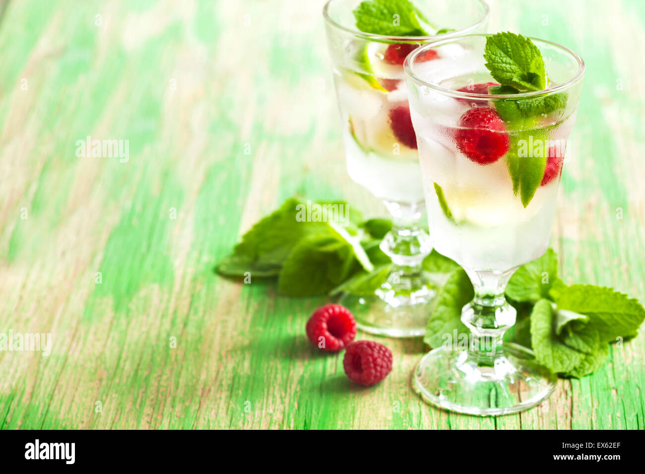 Lampone limonata con lime e menta Foto Stock