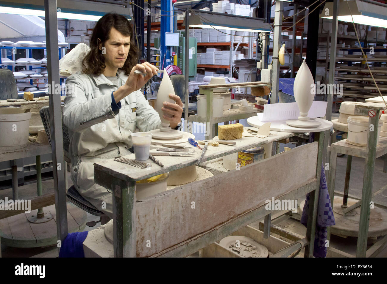 L'Europa, i Paesi Bassi, South Holland, Delft, Royal Delft fabbrica di porcellana De Porceleyne Fles, Koninklijke Porceleyne Fles Foto Stock