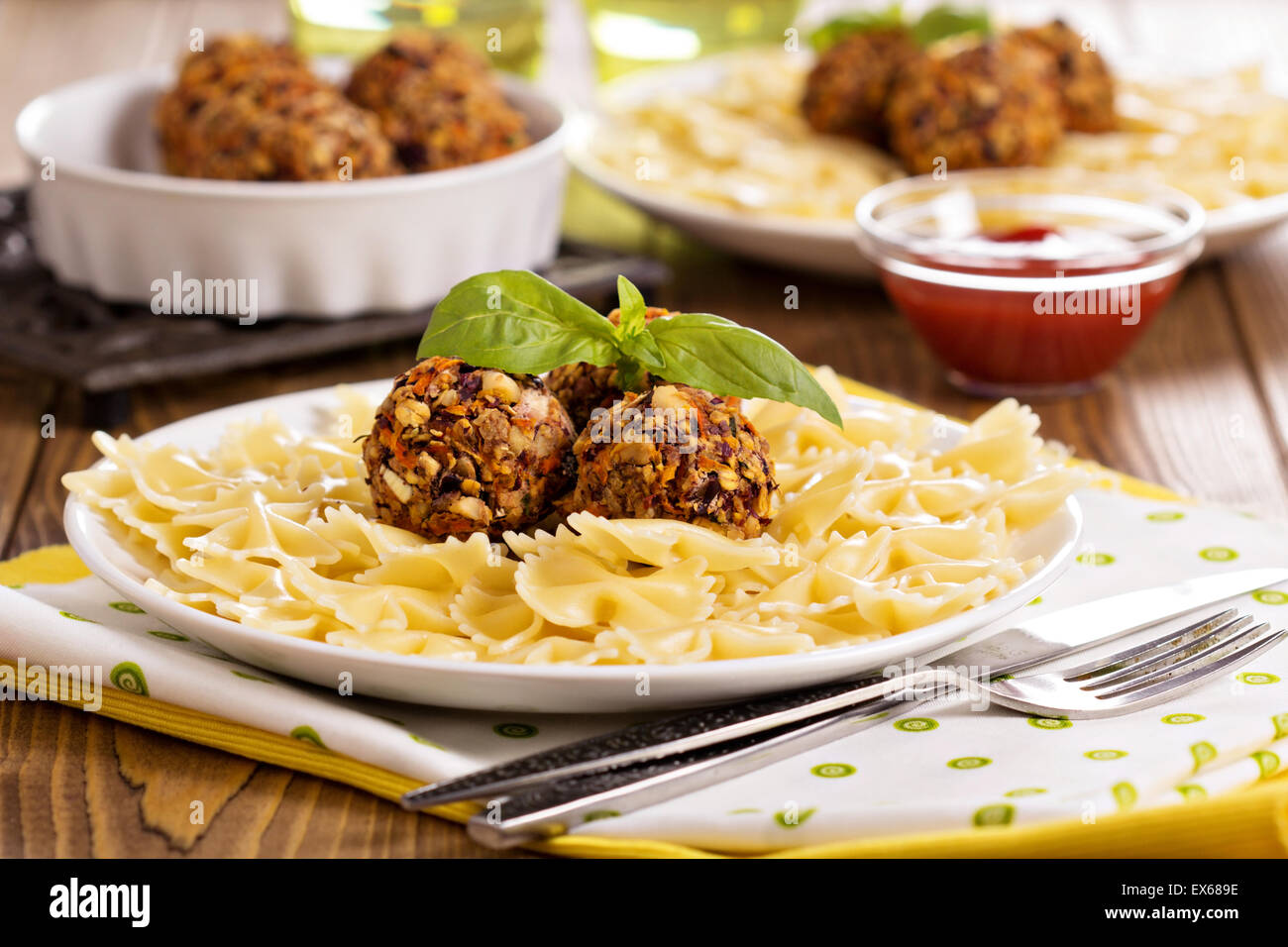 Vegan polpette di carne con fagioli e verdure Foto Stock