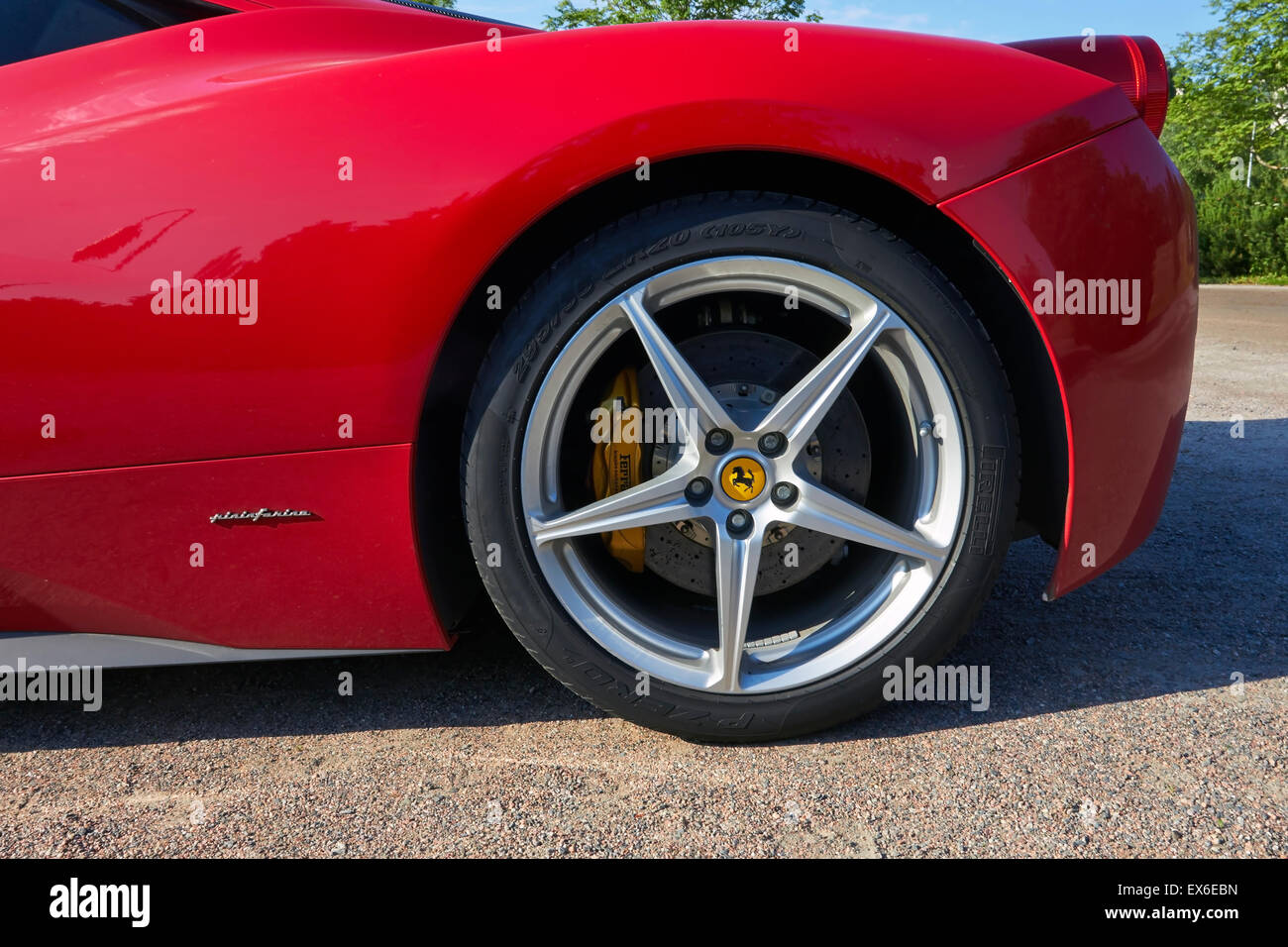 Ferrari F458 nel parco, Finlandia Foto Stock