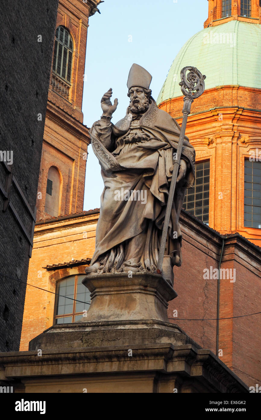 Statua di San Petronio a Bologna. Foto Stock