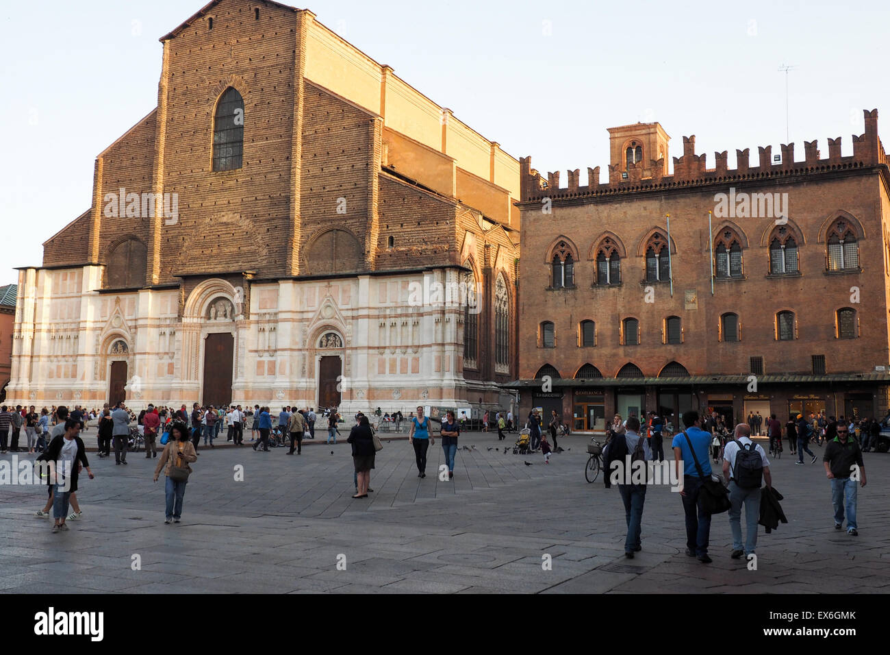 San Petronio Basilica e Palazzo dei Notai, Bologna. Foto Stock