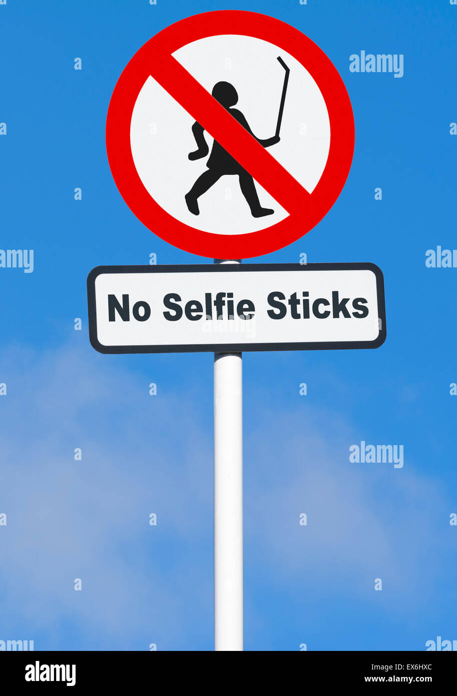 No selfie bastoni segno di avvertimento in un area dove selfie bastoncini sono vietati o vietato. Foto Stock