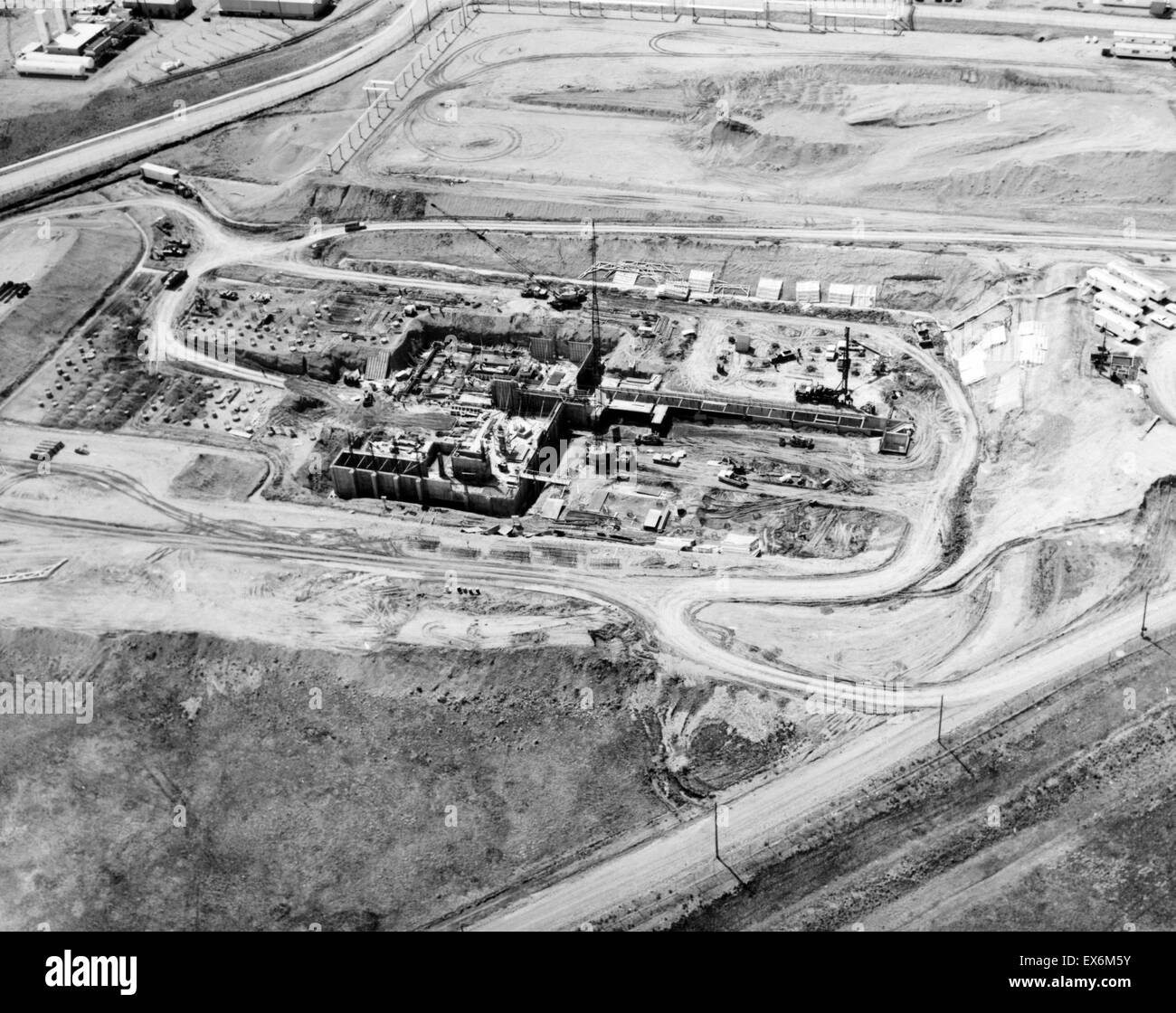 Fotografia di una vista aerea del Rocky Flats impianto, non nucleare facility di produzione, a sud di pioppi neri americani Avenue, a ovest della Settima Avenue & ad est dell'Edificio 460, Golden, Jefferson county, Colorado. Datata 1974 Foto Stock
