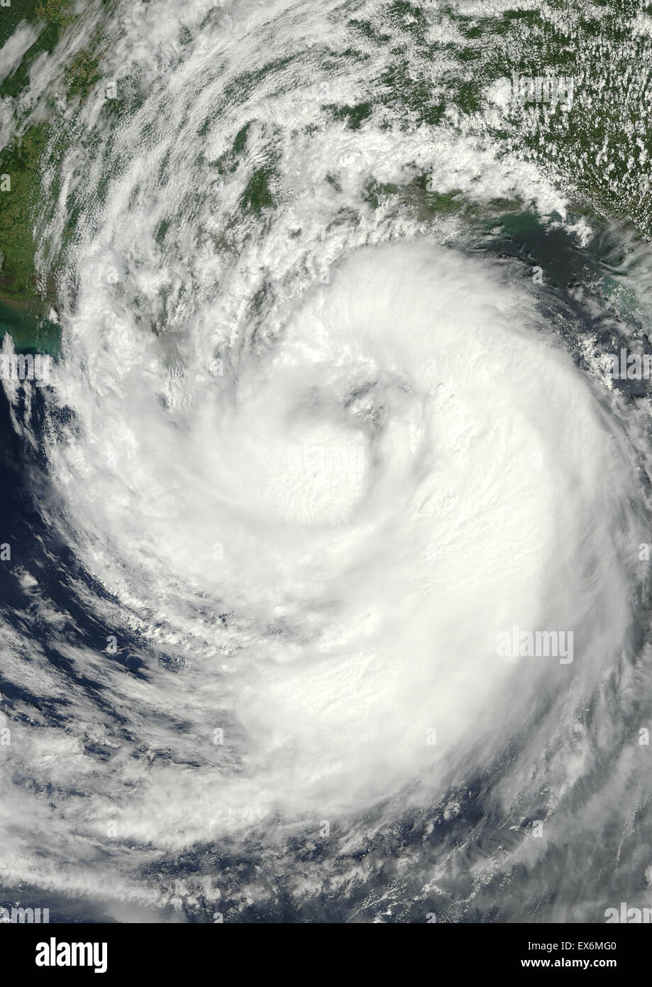 Vista satellitare di uragano Isacco sull'Oceano Atlantico. Immagine presa il 28 agosto 2012. Foto Stock
