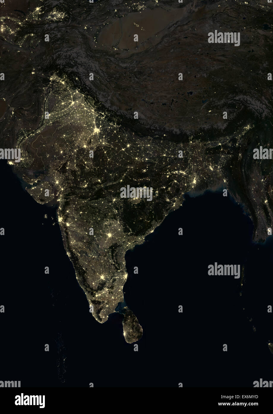 India durante la notte nel 2012. Questa immagine satellitare mostra urbana e industriale delle luci. Foto Stock