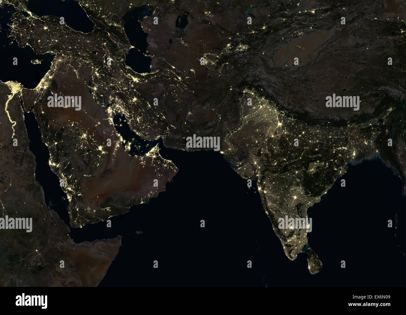 Medio Oriente e India durante la notte nel 2012. Questa immagine satellitare mostra urbana e industriale delle luci. Foto Stock