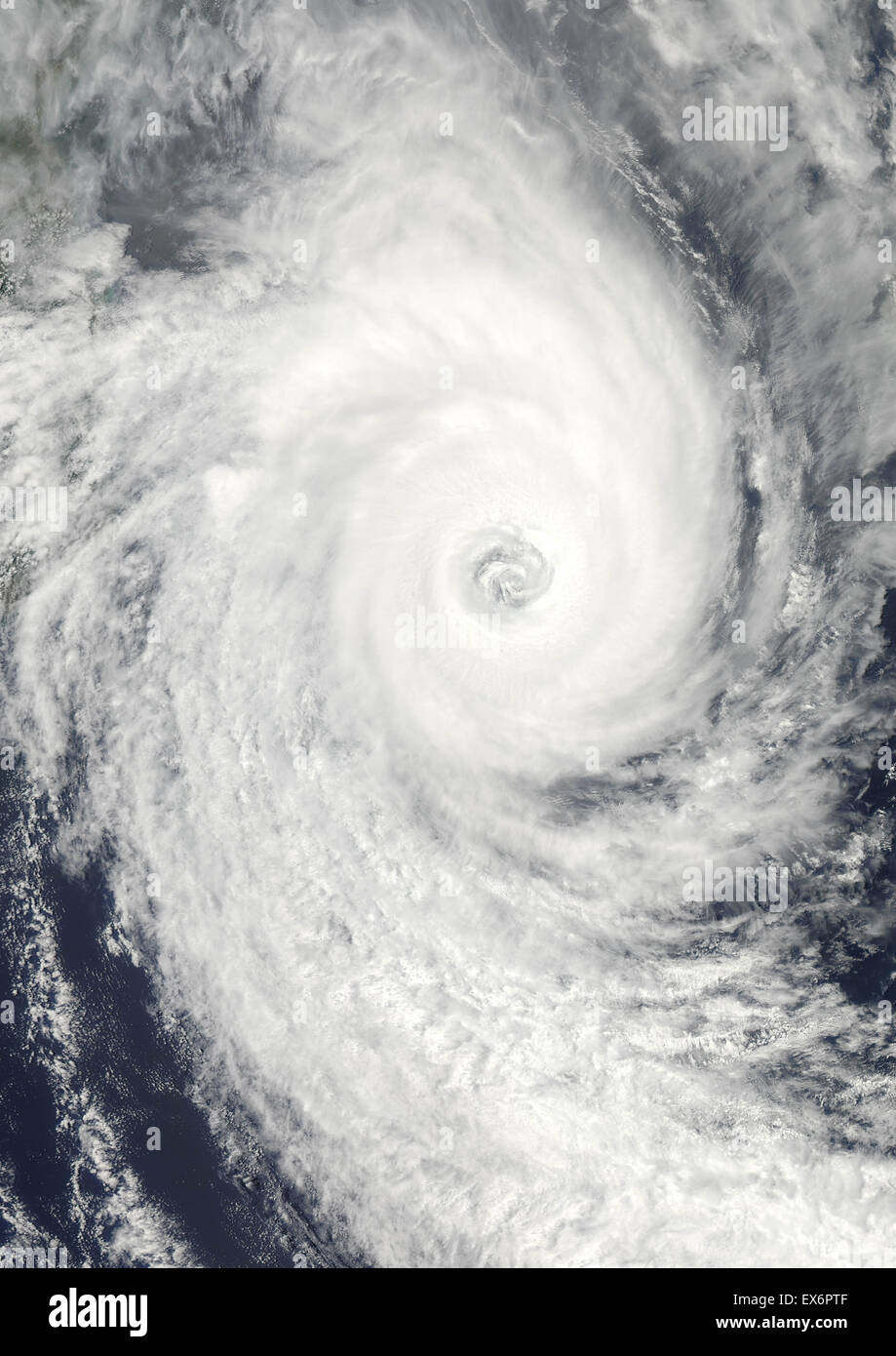 Vista satellitare del ciclone tropicale Funso sull'Oceano Atlantico. Immagine presa il 26 gennaio 2012. Foto Stock