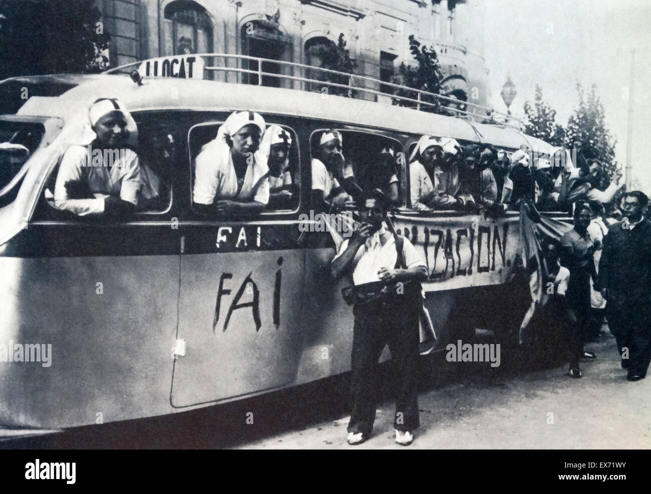Un autobus che trasportava infermieri durante la Guerra Civile Spagnola Foto Stock