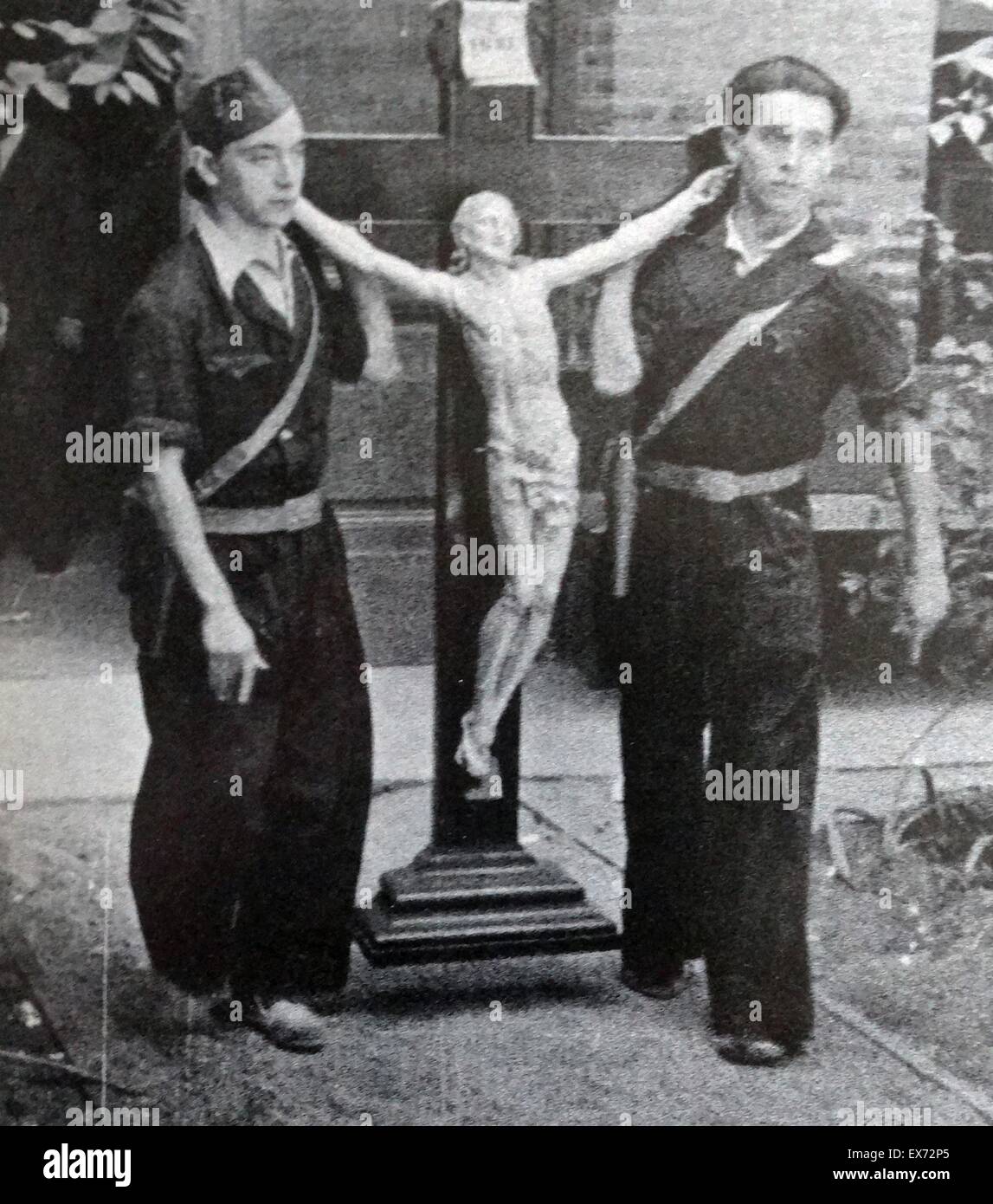 Nazionalisti un salvataggio saccheggiato crocifisso prese durante la Guerra Civile Spagnola Foto Stock