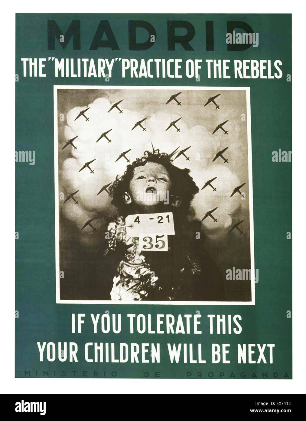 Guerra civile spagnola in lingua inglese propaganda repubblicana poster: i militari' pratica dei ribelli. Se si tollera questo, i vostri bambini saranno il prossimo. 1936 Foto Stock