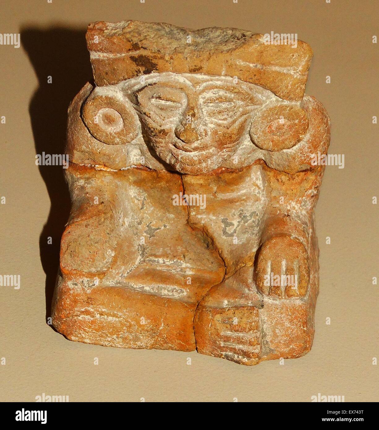 Seduto in ceramica la figura del dio Maya Tlaloc. Teotihuacan, Messico 150 BC -ANNUNCIO 750 Foto Stock