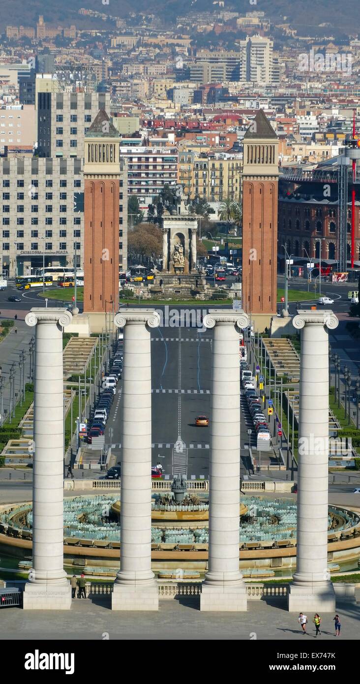 Vista della Plaza de Espana, uno della Barcellona più importanti piazze, costruito in occasione del 1929 Esposizione Internazionale tenutasi ai piedi di Montjuic, nel quartiere Sants-Montjuïc. Foto Stock