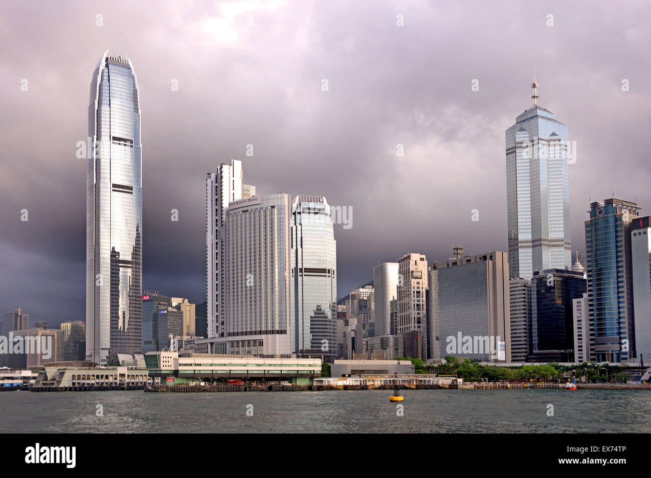 Isola di Hong Kong city skyline Cina Victoria Harbour Foto Stock