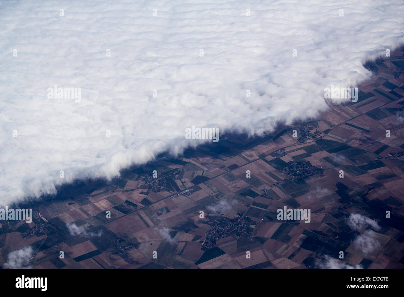 Meteo front visto da di altitudine, formato orizzontale Foto Stock