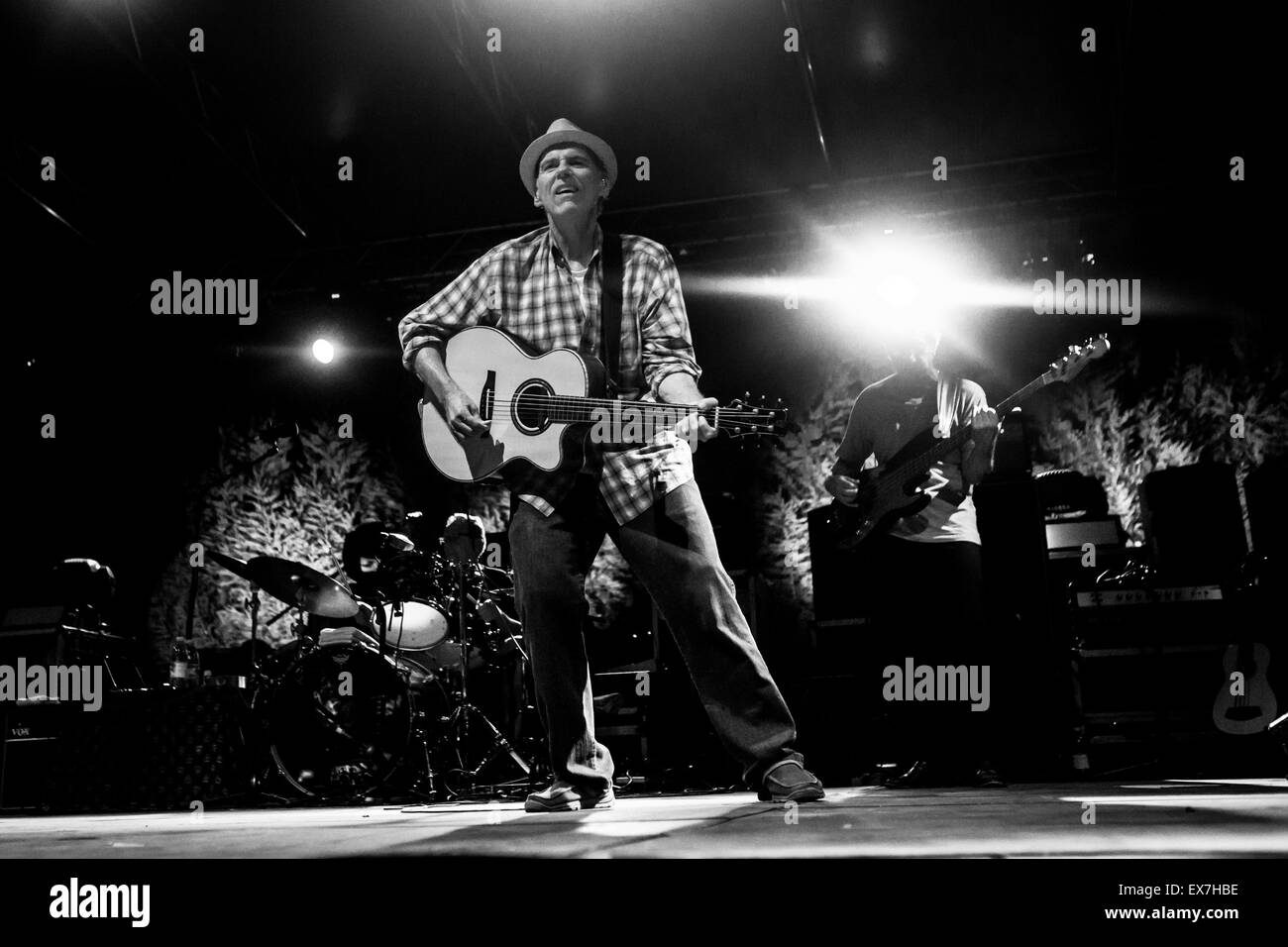 Milano, Italia. 08 luglio, 2015. John Hiatt suona dal vivo al carroponte di milano, Italia, il 8 luglio 2015 © mairo cinquetti/alamy live news Foto Stock