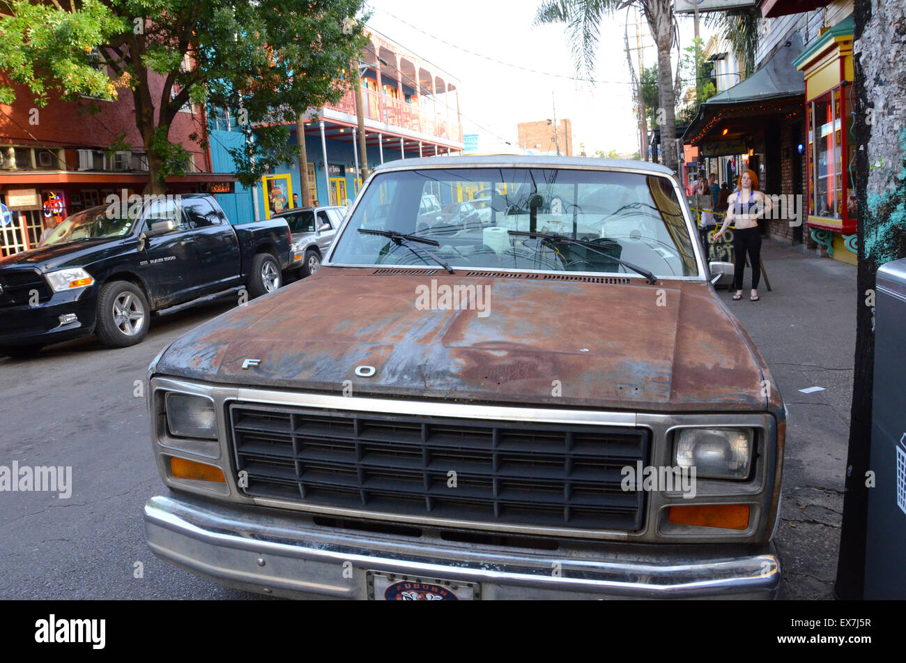 Rusty ford new orleans francese street Foto Stock