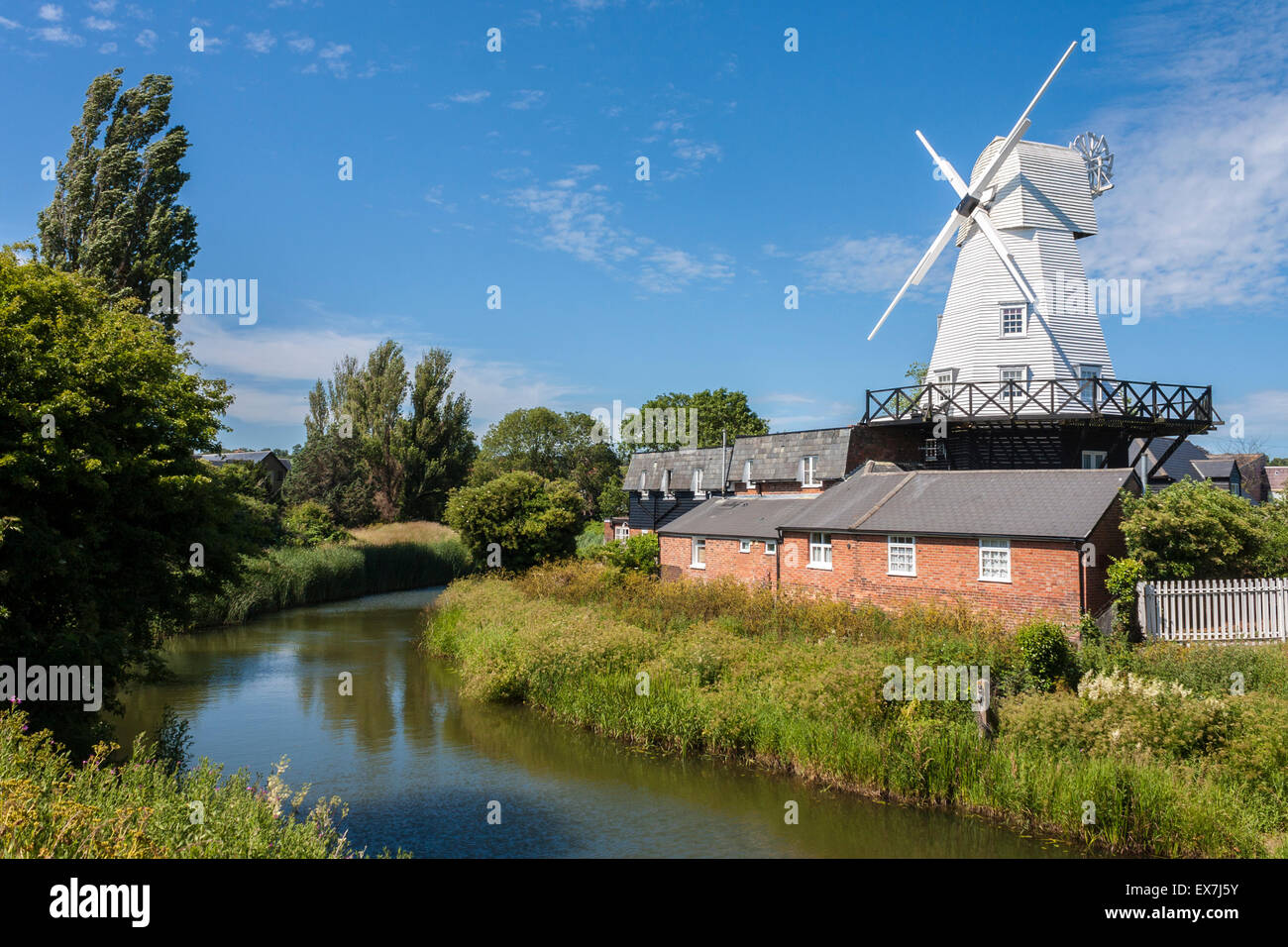 Patibolo Mill, un soprabito mill mulino a vento è adesso usato come alloggio in B&B. La segale, Sussex England, GB, UK. Foto Stock