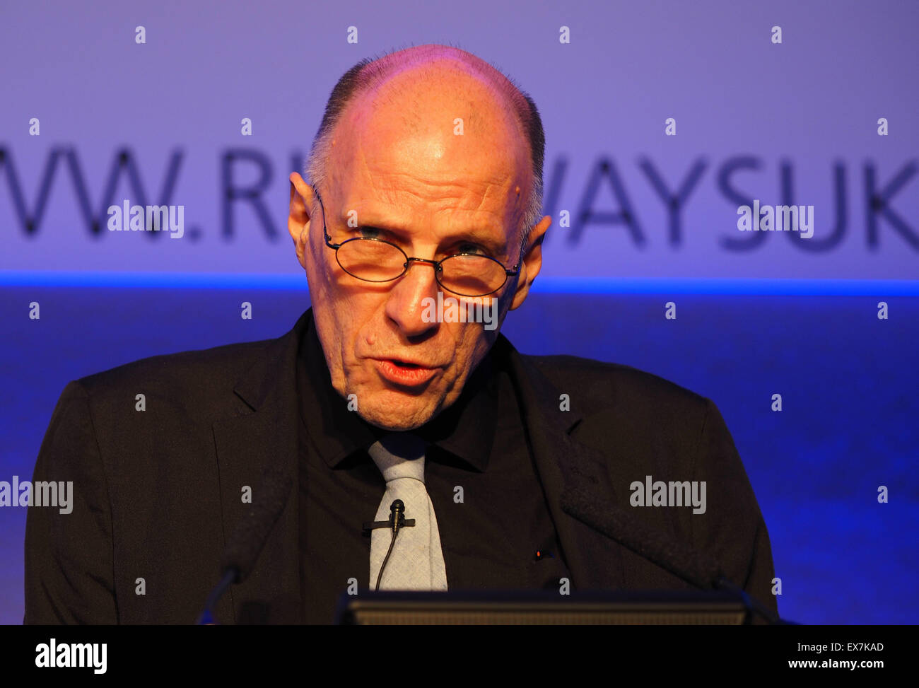 John Stewart Presidente della Associazione di Heathrow per il rumore degli aeromobili di controllo. Piste di conferenza del Regno Unito Foto Stock