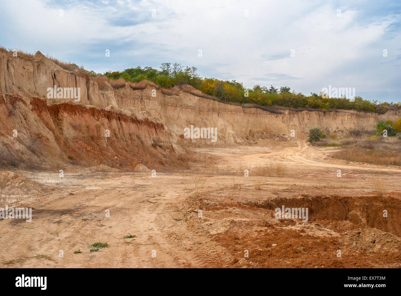 Un open pit di argilla in Ucraina centrale Foto Stock