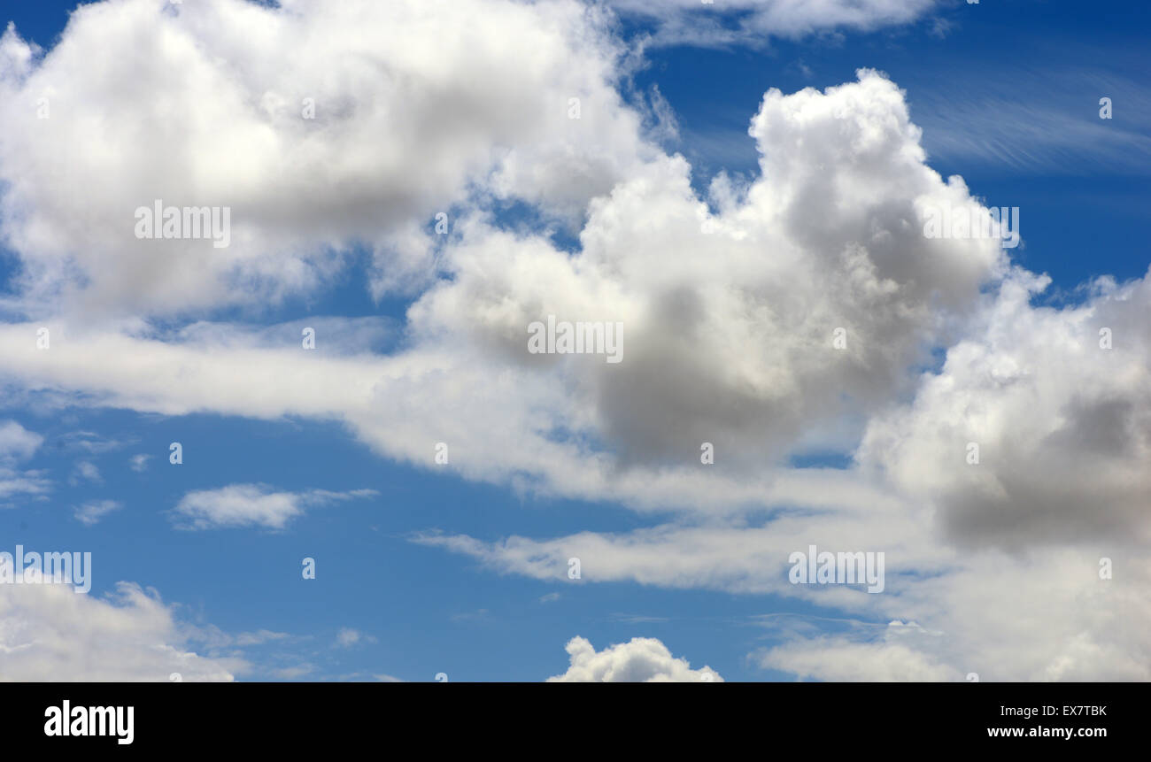 Nuvole come il cotone Foto Stock