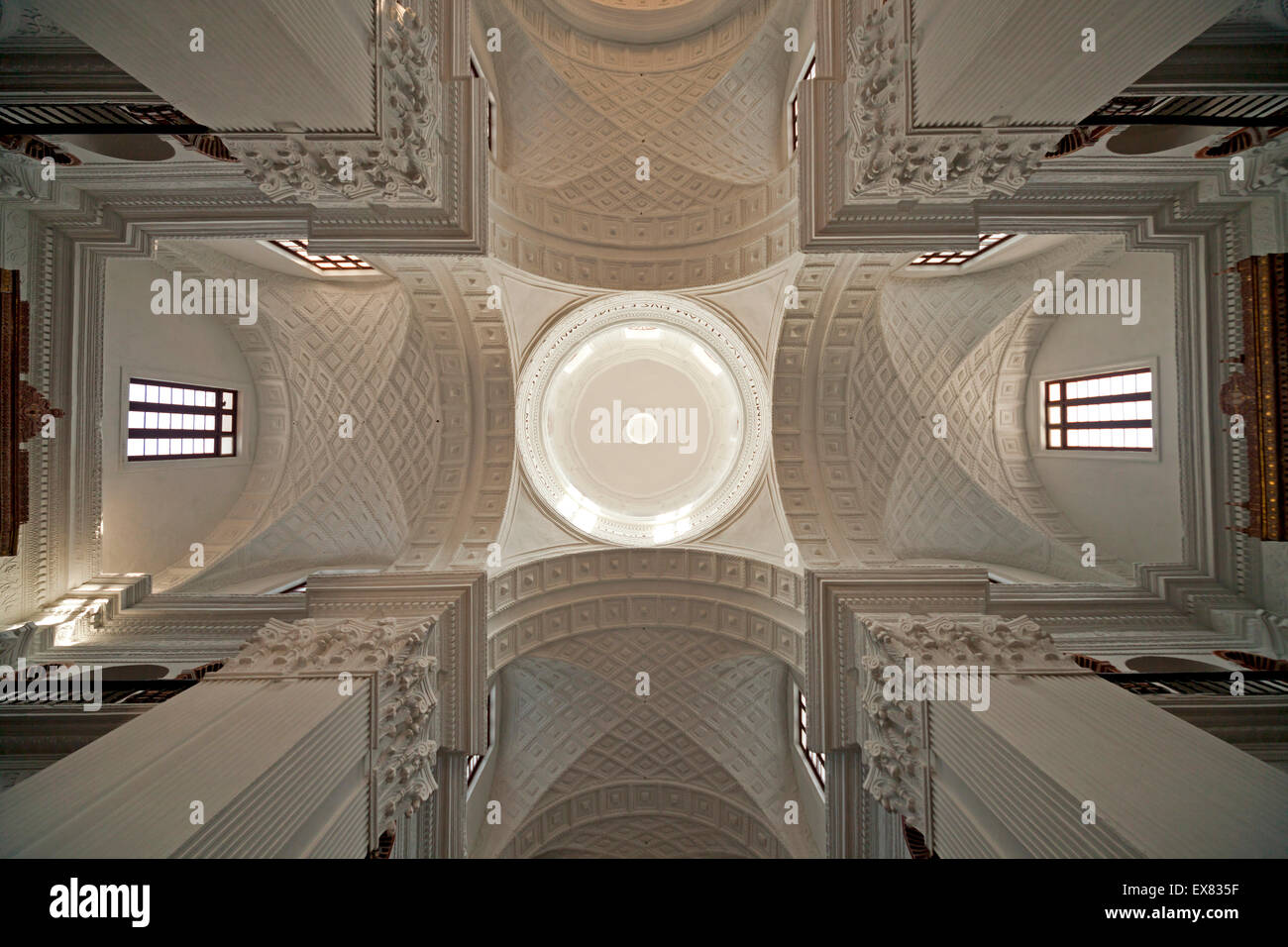 Interno della chiesa di San Gaetano in Old Goa vicino a Panaji o Panjim, Goa, India, Asia Foto Stock