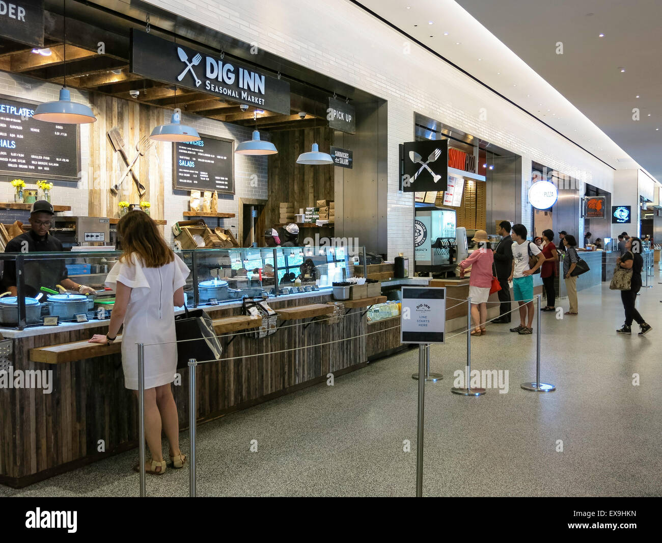 Hudson mangia al posto di Brookfield nel Battery Park City, NYC, STATI UNITI D'AMERICA Foto Stock