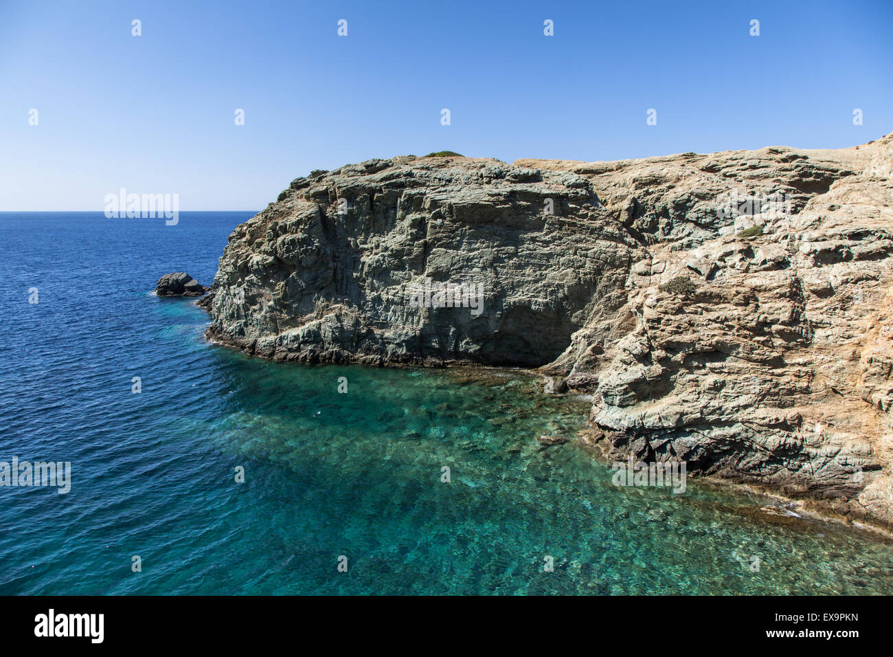 Vista panoramica della baia di mare e roccia - isola di Creta, Grecia Foto Stock