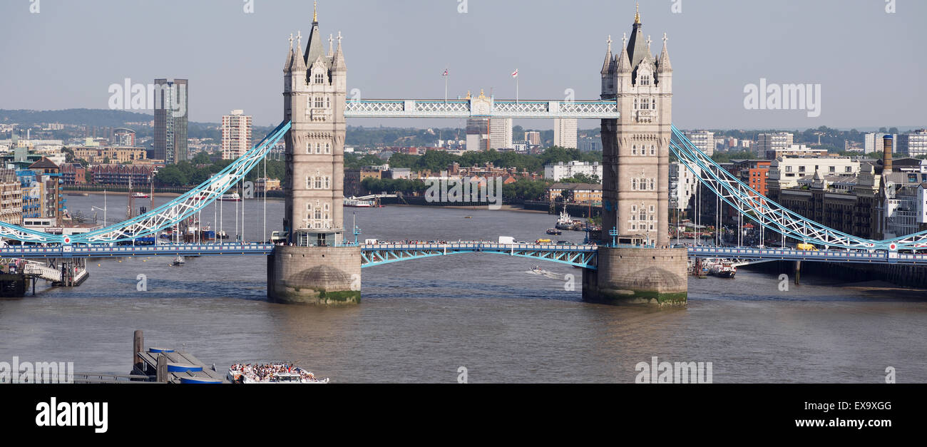 Vista del Tower Bridge e il fiume Tamigi Londra Foto Stock