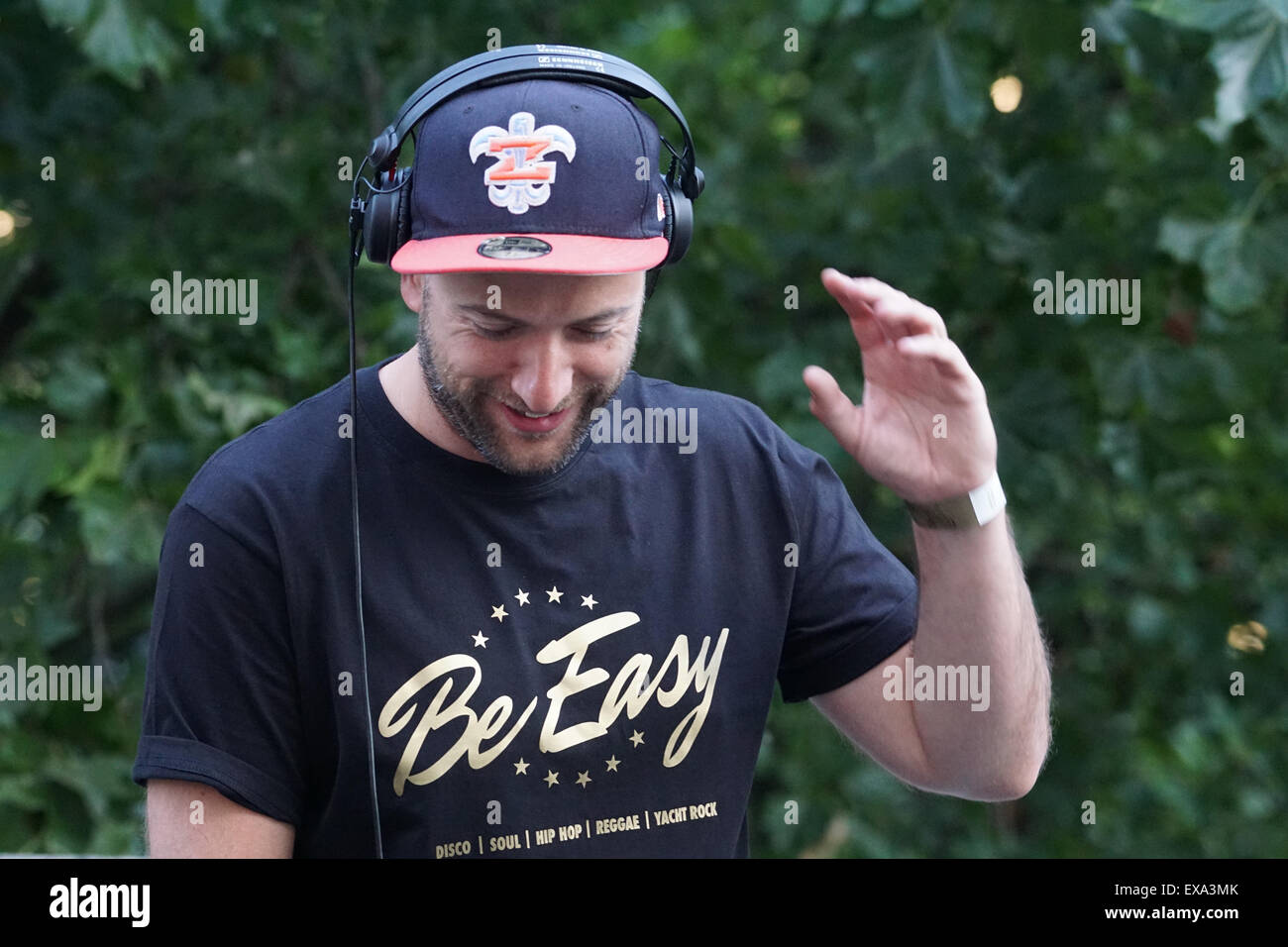 Londra, UK, 9 Luglio 2015 : Dj Dan Savidge preforme il Vip area alla prima serie di estate Chromeo, sponsor da American Express al Somerset House di Londra. Foto di vedere Li Credito: Vedere Li/Alamy Live News Foto Stock