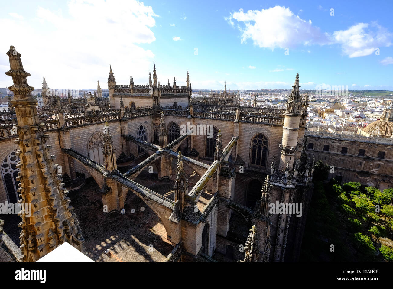 Cattedrale di Siviglia visto dalla Giralda torre campanaria, Sito Patrimonio Mondiale dell'UNESCO, Siviglia, in Andalusia, Spagna, Europa Foto Stock