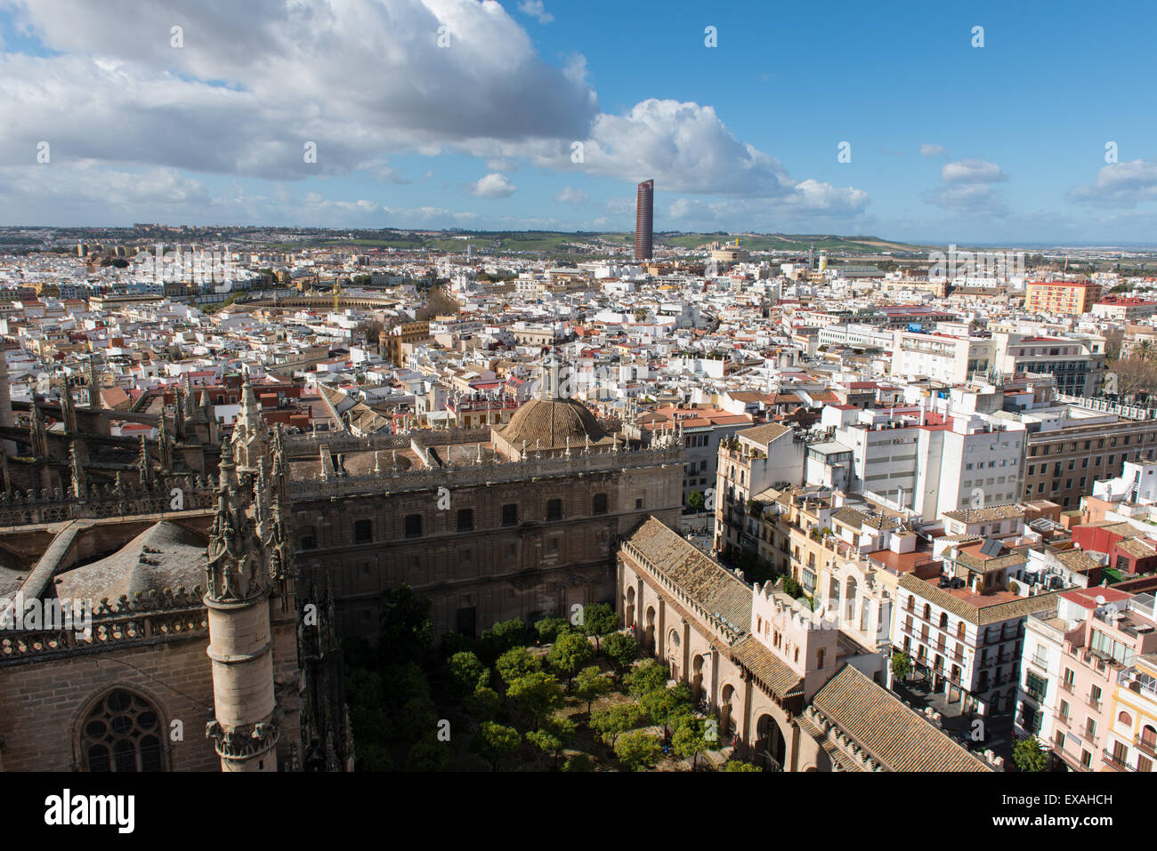 Vista di Siviglia dalla Giralda torre campanaria, Siviglia, in Andalusia, Spagna, Europa Foto Stock