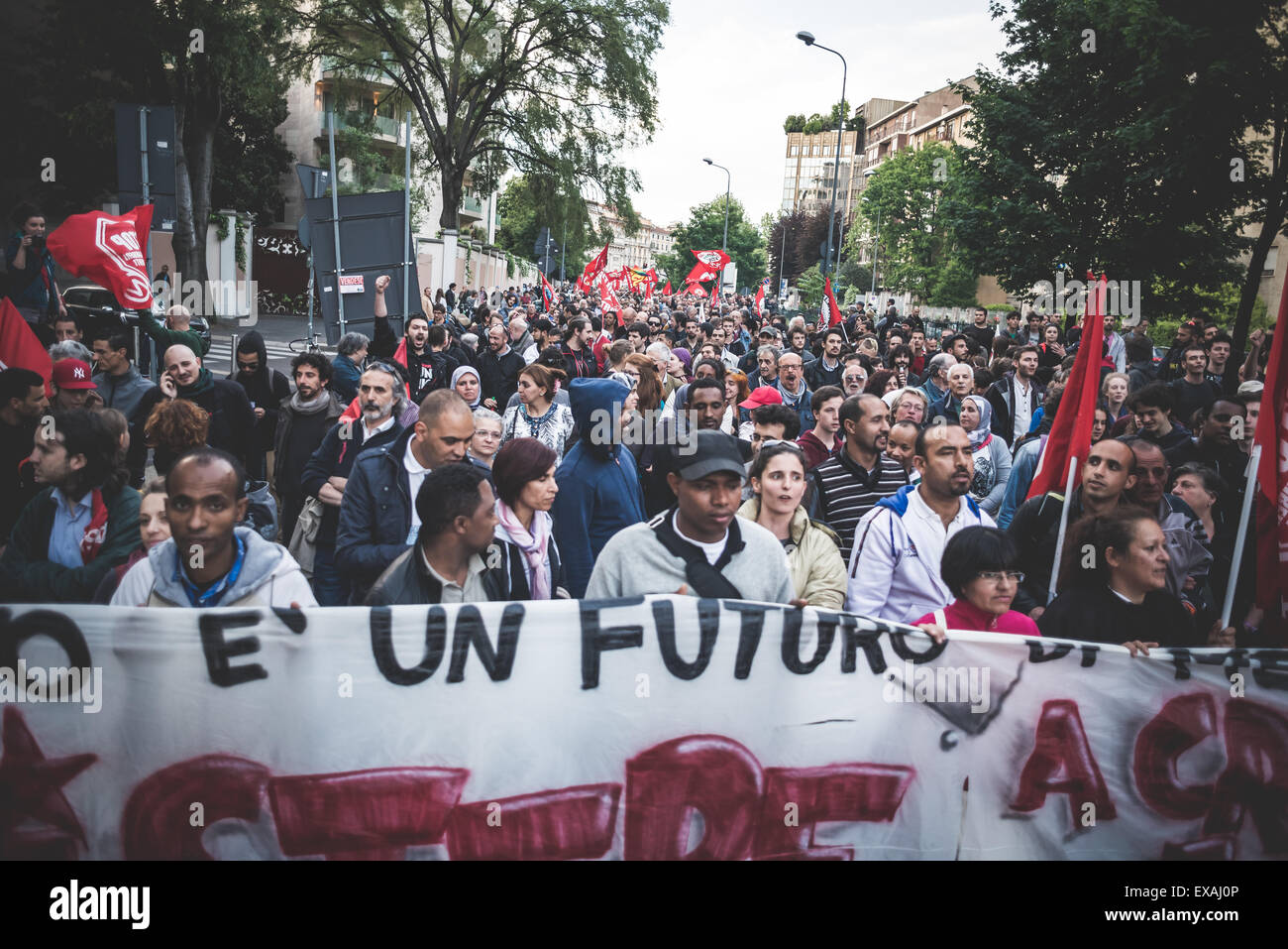 Milano, Italia - 29 aprile: manifestazione contro il fascismo e il nazismo a Milano il 29 aprile 2014. La gente ha preso le strade di Milano per protestare contro il neo nazisti e fascisti gruppi presenti a Milano Foto Stock