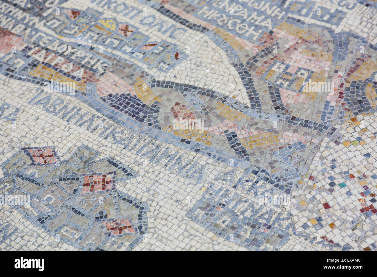 Madaba, Giordania. Dettaglio del Madaba sul pavimento dei Greci Ortodossi Basilica di Saint George. Foto Stock