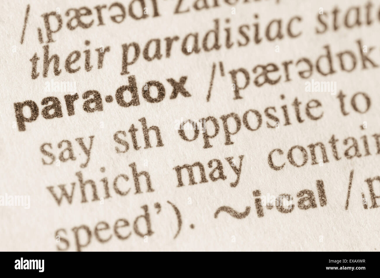 Definizione del paradosso di parola nel dizionario Foto Stock