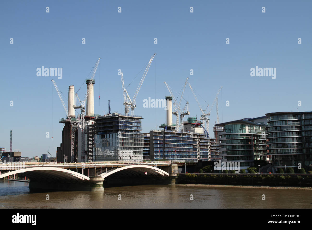 Sviluppo della potenza Batttersea stazione sul Fiume Tamigi Londra Foto Stock