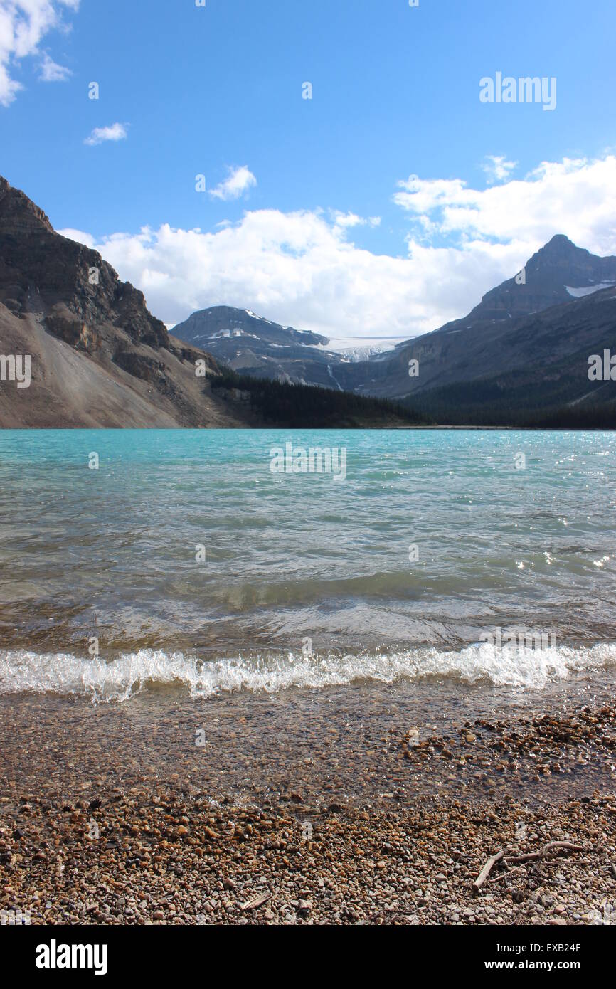 Il lago glaciale, Montagne Rocciose Canadesi Foto Stock