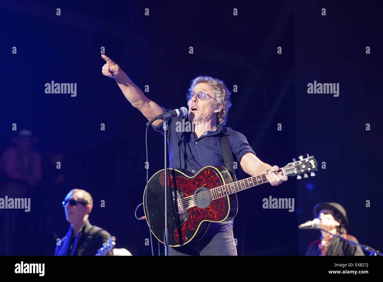 Roger Daltrey del Chi eseguendo sulla fase della piramide a 28 Giugno 2015 con Pete Townsend (non in foto) Foto Stock