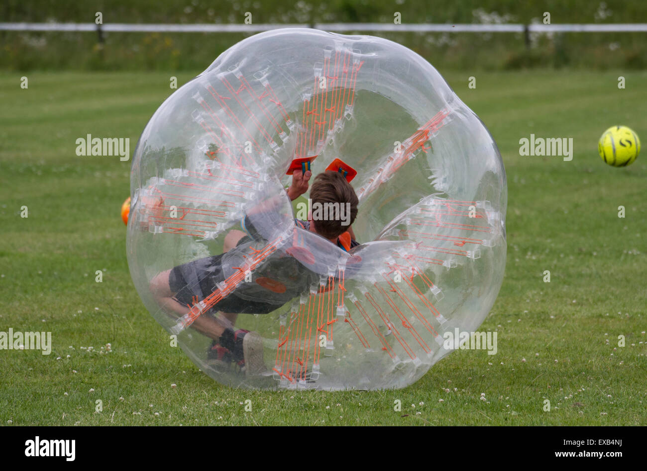 Bubble football immagini e fotografie stock ad alta risoluzione Alamy