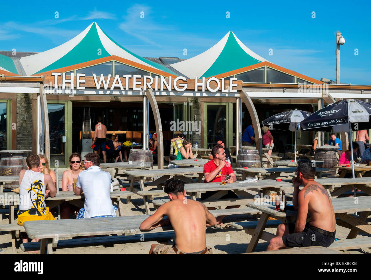 Il Watering Hole bar sulla spiaggia a Perranporth, Cornwall, Regno Unito Foto Stock