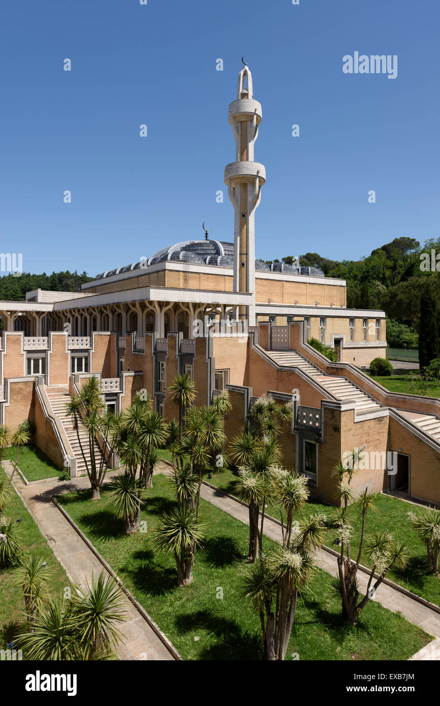 Roma. L'Italia. La moschea di Roma, italiano Centro Culturale Islamico, dall'architetto Paolo Portoghesi, completato 1994. Foto Stock