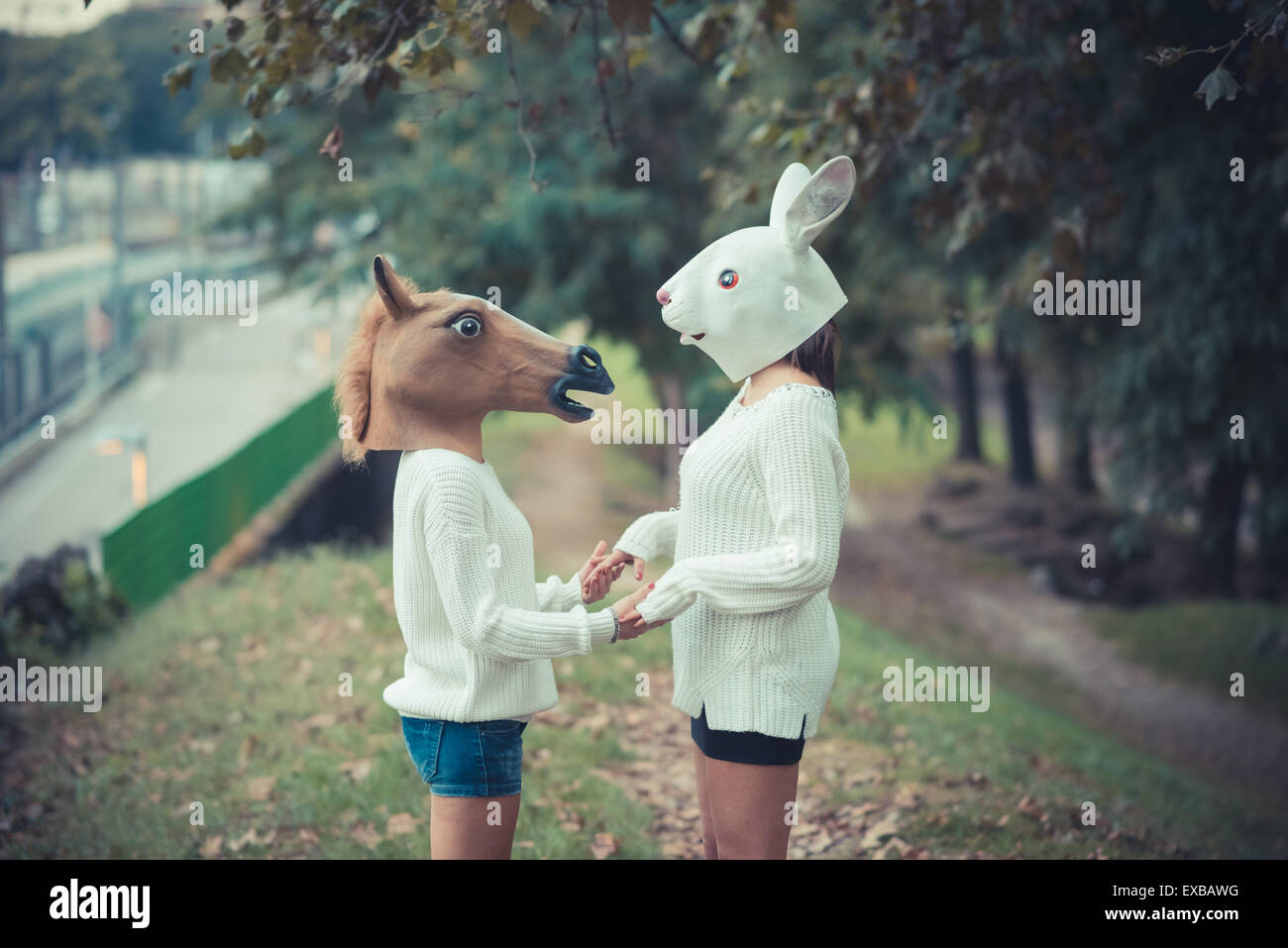 Maschera di cavallo donne immagini e fotografie stock ad alta risoluzione -  Alamy