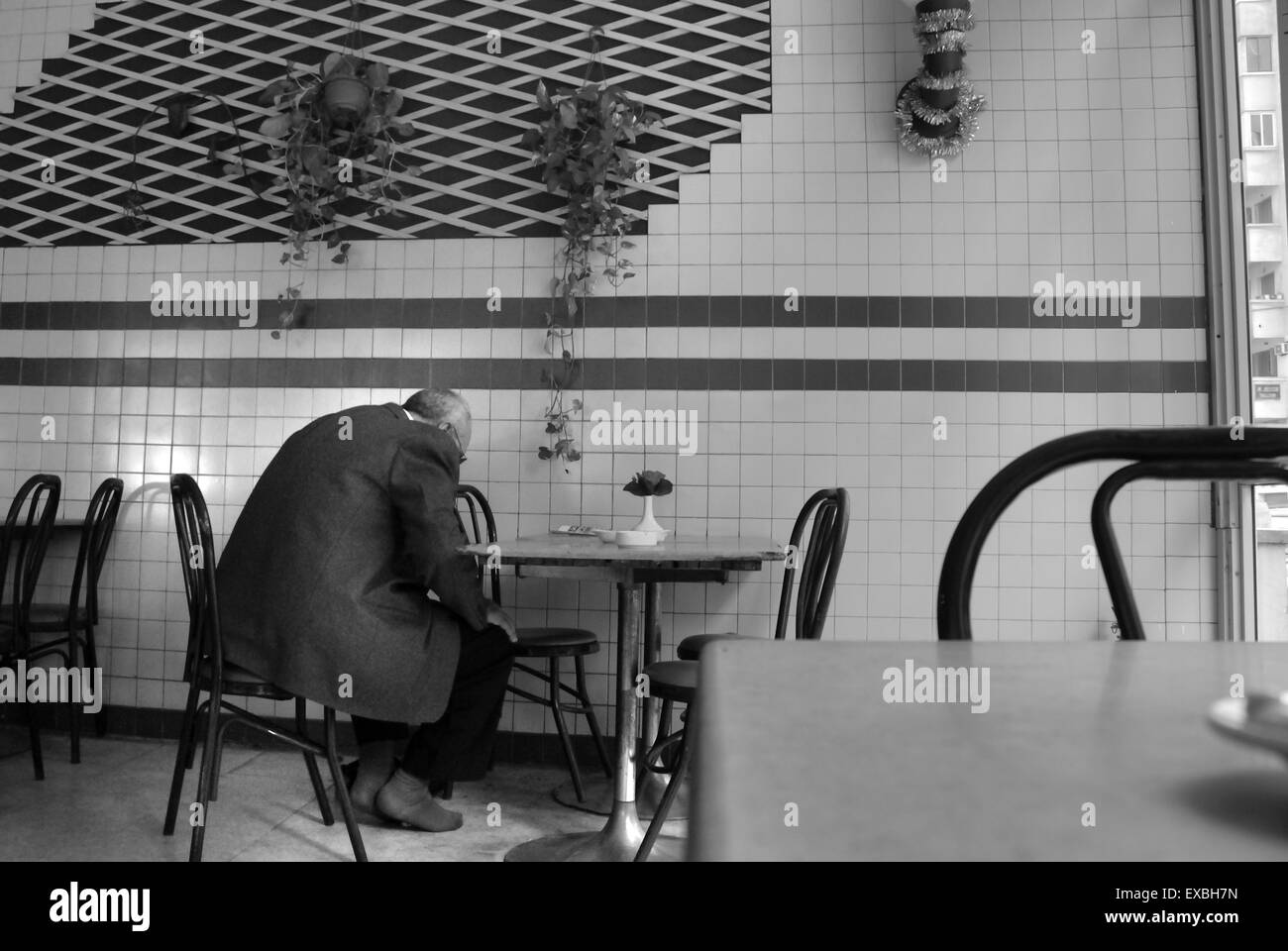 Preghiere in un centro di cafe, il Cairo, il Cairo, Egitto Foto Stock