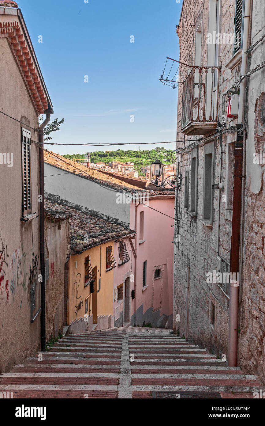 Prospettiva della strada di Campobasso Foto Stock