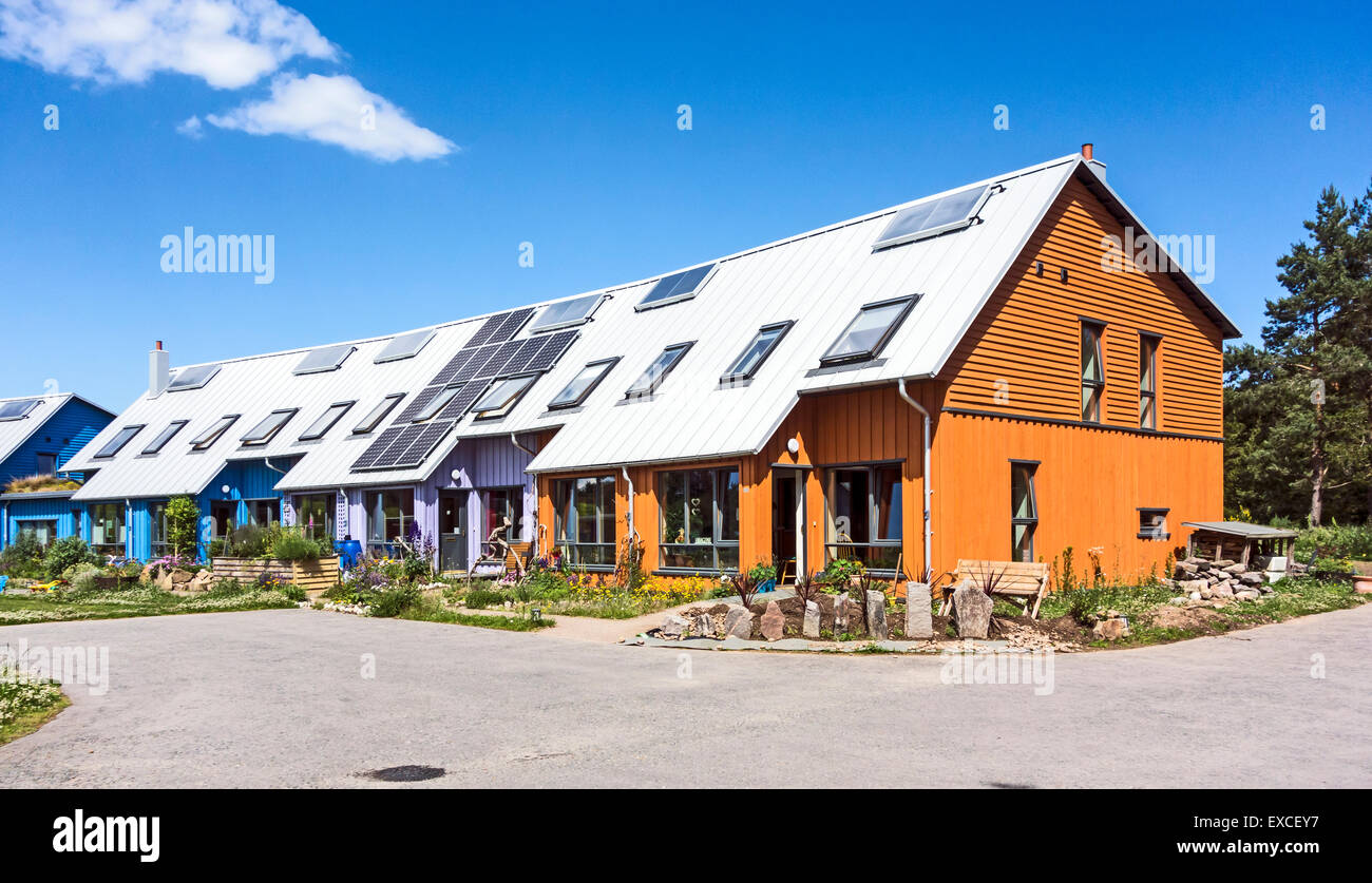 Alloggiamento in Oriente Whins Co-Cluster di alloggiamento a Findhorn Eco Villaggio area di conservazione Moray Scozia Scotland Foto Stock