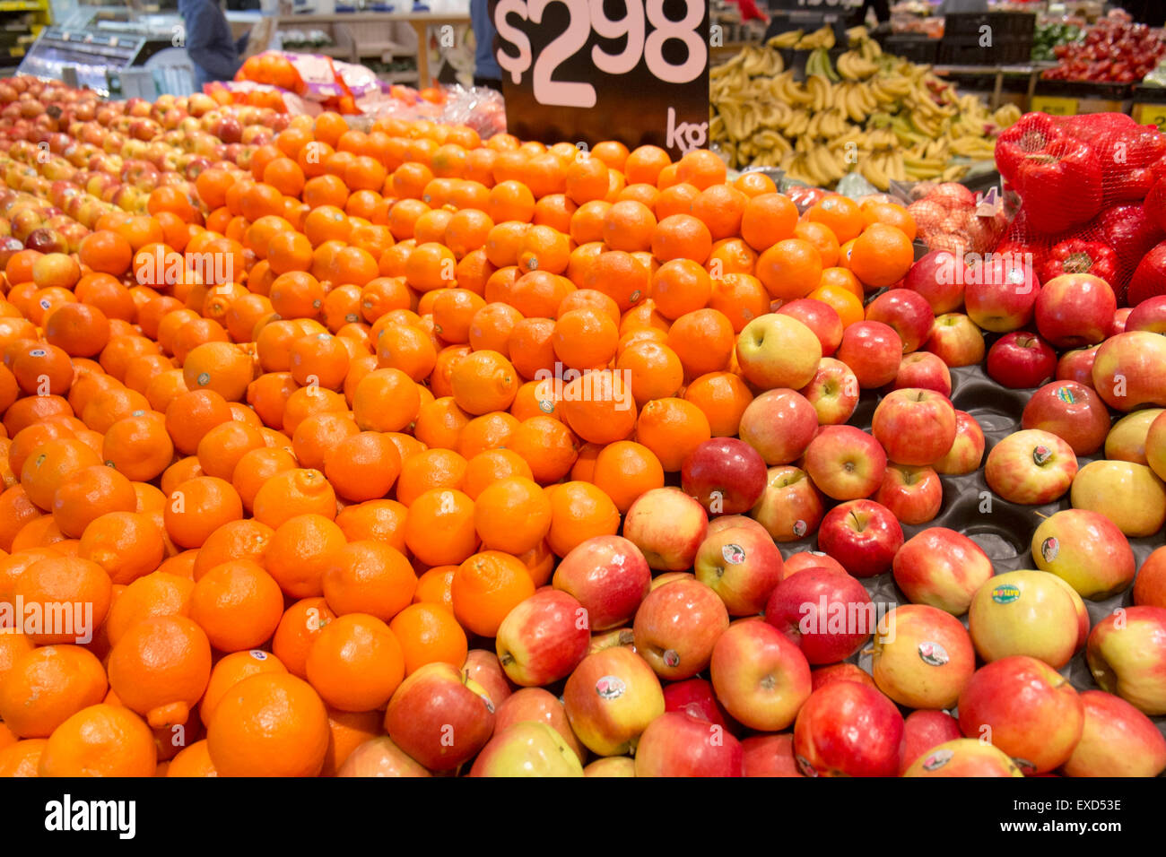 Frutta fresca prodotti alimentari in vendita in un australiano woolworths supermarket di Sydney , Australia Foto Stock